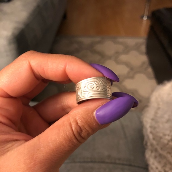 Silver ring with indigenous art - Picture 2 of 5